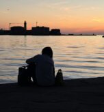 A patient learning how to stop intrusive thoughts fast and managing intrusive thoughts through TMS therapy for OCD at Hidalgo TMS, a premier OCD treatment Miami provider and Miami mental health clinic.